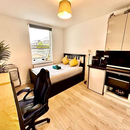 Lovely Self Contained Studio Now Available London Eksteriør bilde